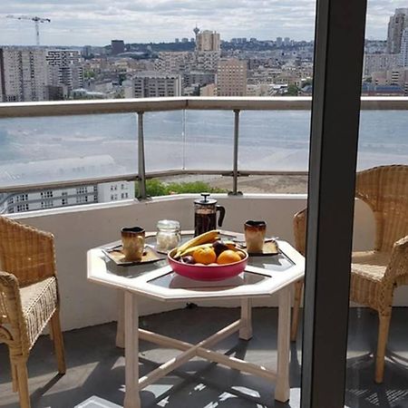 Beau studio rénové 30m2 balcon vue Paris+parking Appartamento Esterno foto