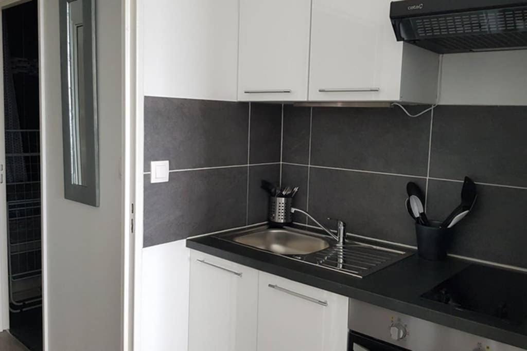 Beau studio rénové 30m2 balcon vue Paris+parking Appartamento Esterno foto