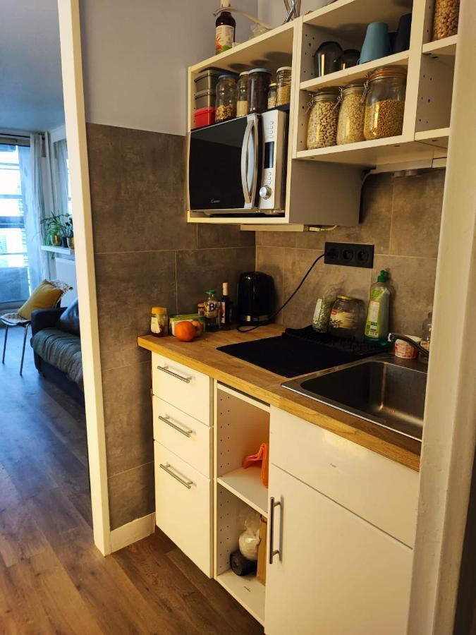 Beau studio rénové 30m2 balcon vue Paris+parking Appartamento Esterno foto
